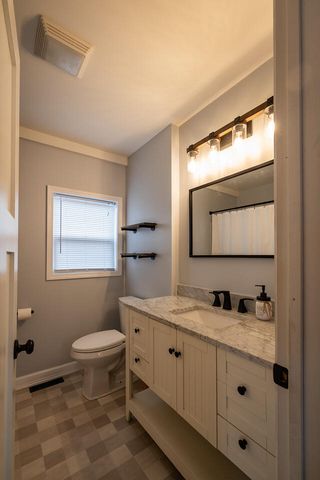 1226 S Ash Street, Hobart, IN 46342