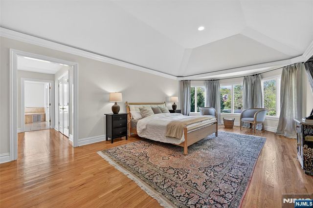 9 Heller Court, Mahwah, NJ 07430