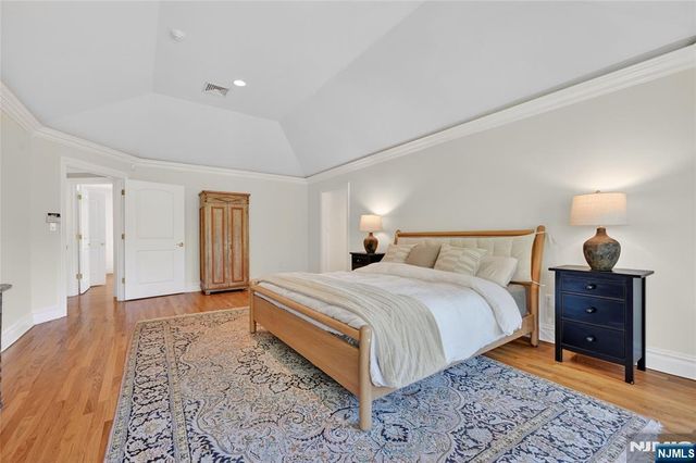 9 Heller Court, Mahwah, NJ 07430