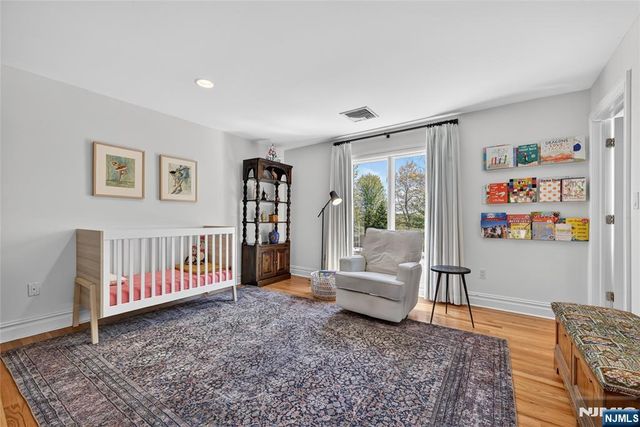9 Heller Court, Mahwah, NJ 07430
