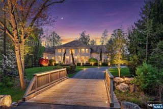 9 Heller Court, Mahwah, NJ 07430