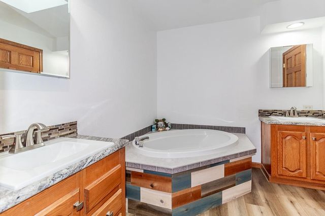 N1613 ERDINE LANE, Hortonville, WI 54944