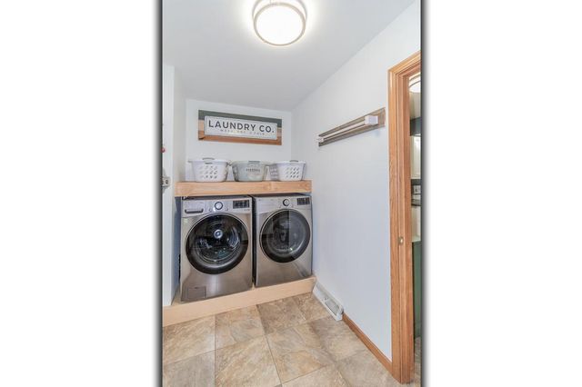 N1613 ERDINE LANE, Hortonville, WI 54944