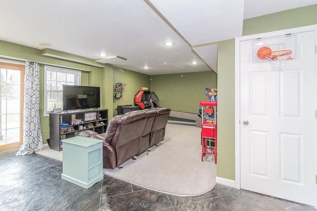 N1613 ERDINE LANE, Hortonville, WI 54944