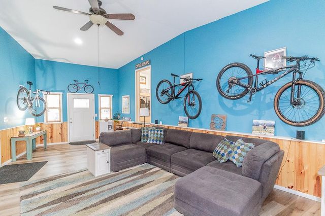 N1613 ERDINE LANE, Hortonville, WI 54944