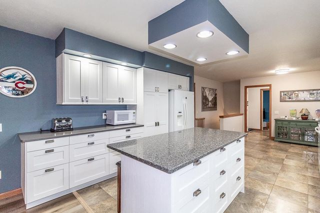 N1613 ERDINE LANE, Hortonville, WI 54944