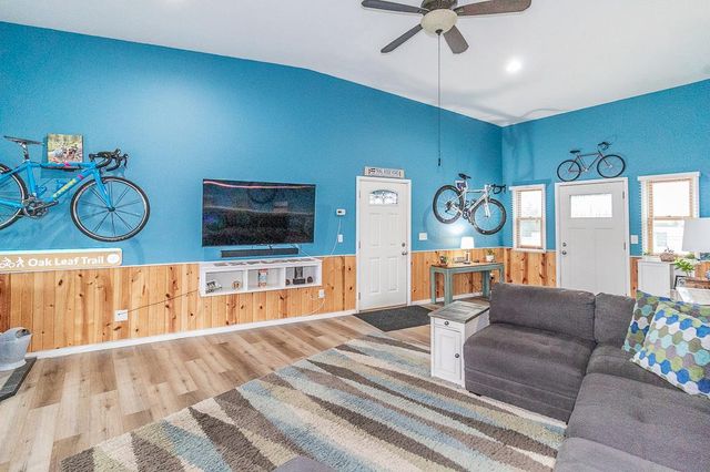 N1613 ERDINE LANE, Hortonville, WI 54944