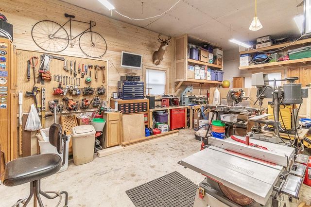 N1613 ERDINE LANE, Hortonville, WI 54944