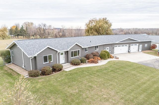 N1613 ERDINE LANE, Hortonville, WI 54944