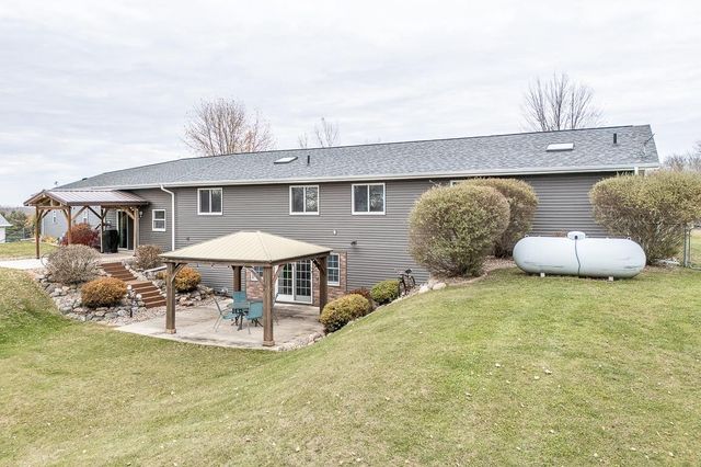 N1613 ERDINE LANE, Hortonville, WI 54944