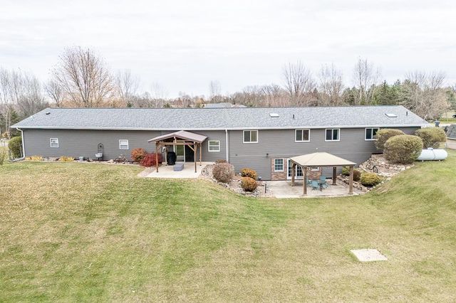 N1613 ERDINE LANE, Hortonville, WI 54944
