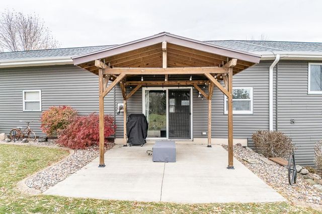 N1613 ERDINE LANE, Hortonville, WI 54944