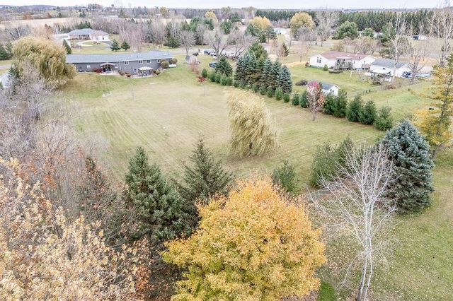 N1613 ERDINE LANE, Hortonville, WI 54944