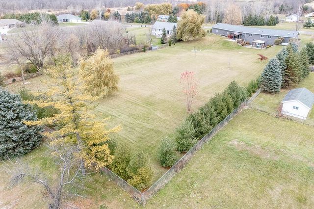 N1613 ERDINE LANE, Hortonville, WI 54944