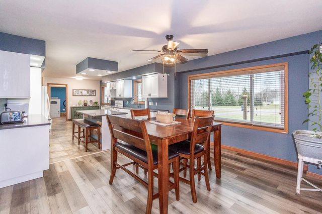 N1613 ERDINE LANE, Hortonville, WI 54944