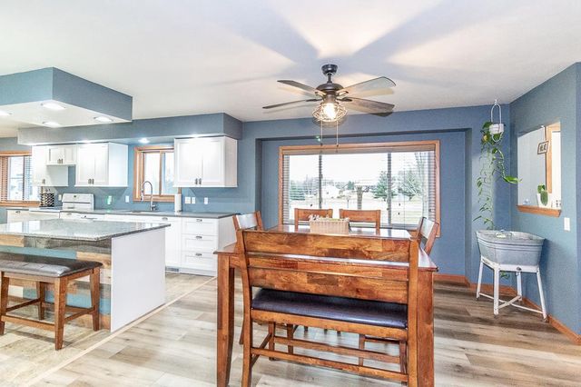 N1613 ERDINE LANE, Hortonville, WI 54944