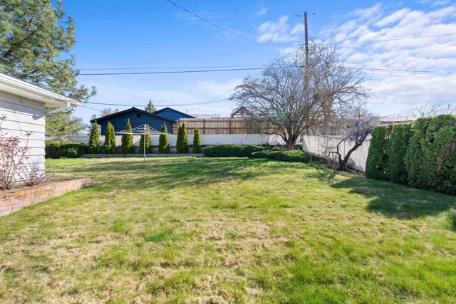 5724 N Fleming St, Spokane, WA 99205