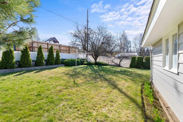 5724 N Fleming St, Spokane, WA 99205