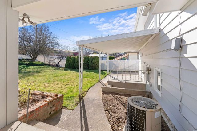 5724 N Fleming St, Spokane, WA 99205