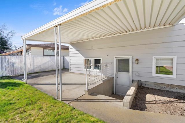 5724 N Fleming St, Spokane, WA 99205