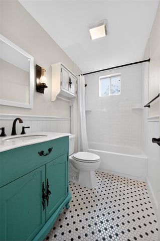 3104 Harpers Ferry LN, Austin, TX 78745