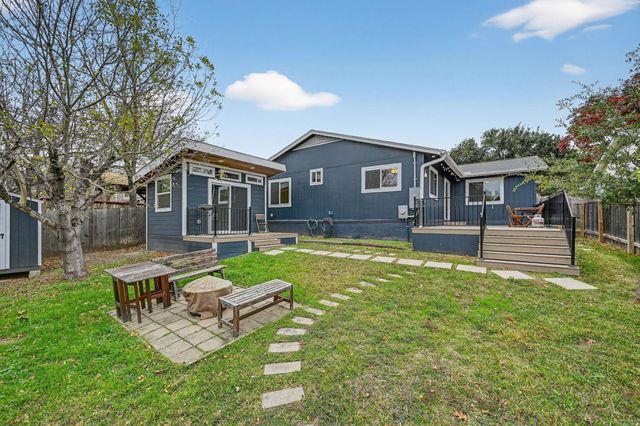 3104 Harpers Ferry LN, Austin, TX 78745