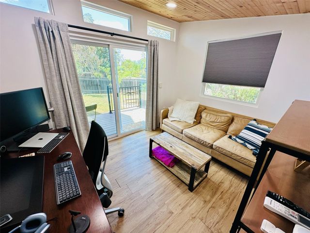 3104 Harpers Ferry LN, Austin, TX 78745