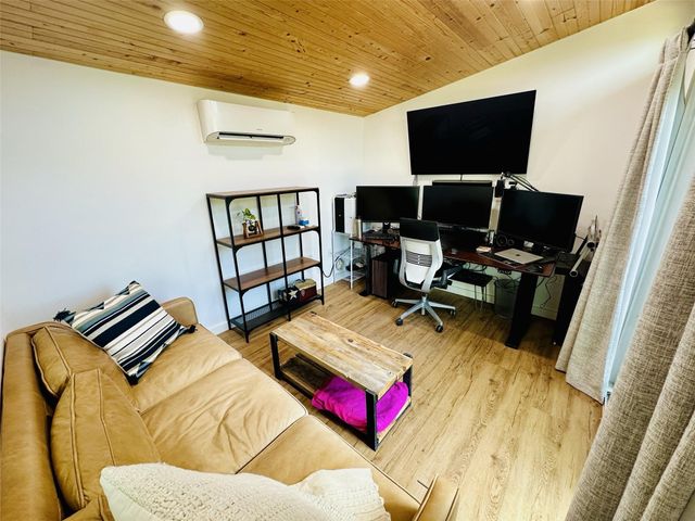 3104 Harpers Ferry LN, Austin, TX 78745