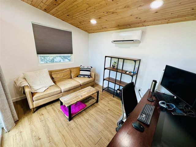 3104 Harpers Ferry LN, Austin, TX 78745