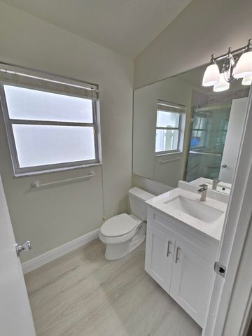 1041 Fairfax Circle W, Boynton Beach, FL 33436