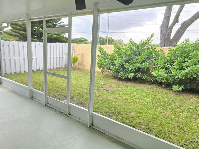 1041 Fairfax Circle W, Boynton Beach, FL 33436