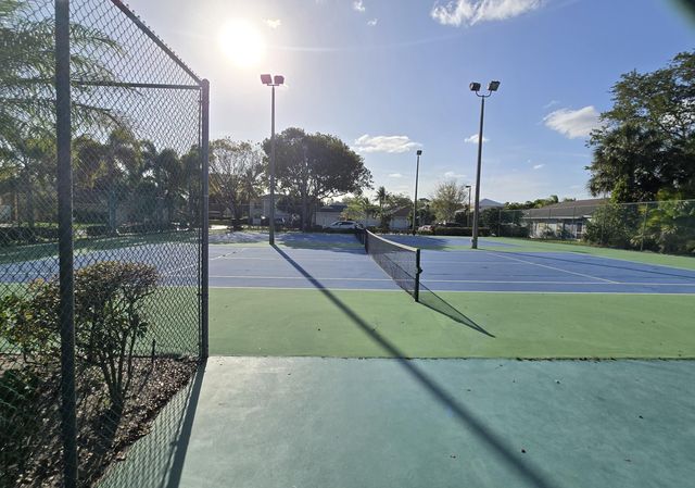 1041 Fairfax Circle W, Boynton Beach, FL 33436