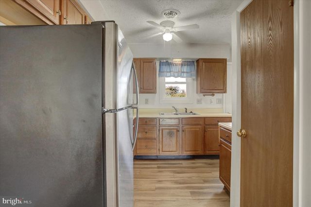 1084 WESTGATE DRIVE, Chambersburg, PA 17201