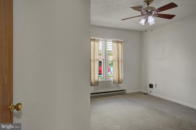 1084 WESTGATE DRIVE, Chambersburg, PA 17201