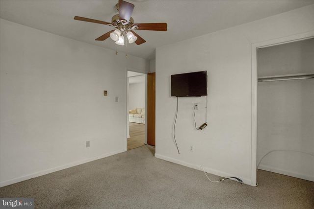 1084 WESTGATE DRIVE, Chambersburg, PA 17201