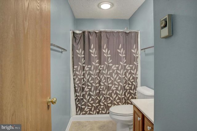 1084 WESTGATE DRIVE, Chambersburg, PA 17201