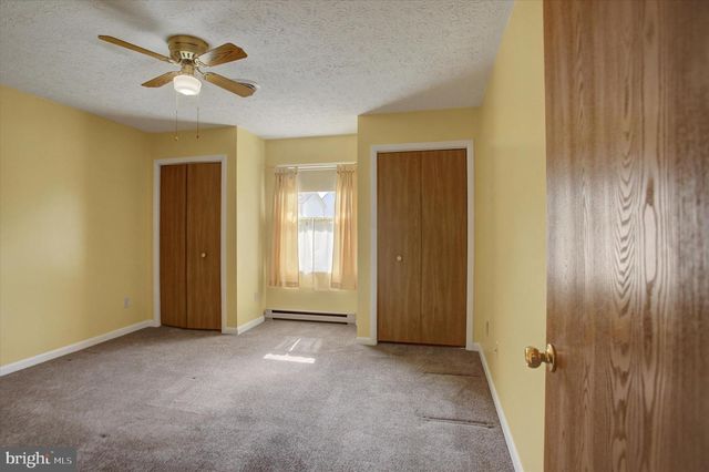 1084 WESTGATE DRIVE, Chambersburg, PA 17201