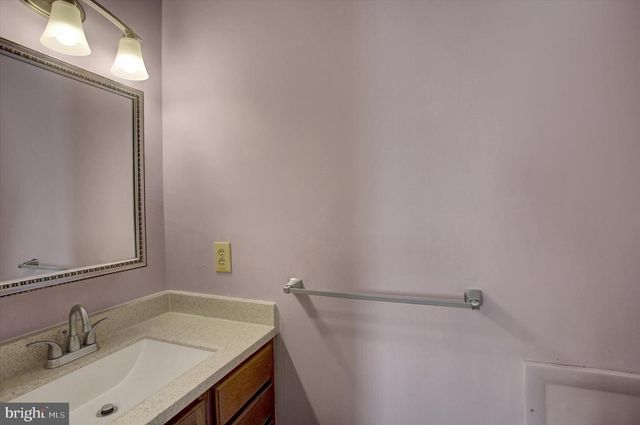 1084 WESTGATE DRIVE, Chambersburg, PA 17201