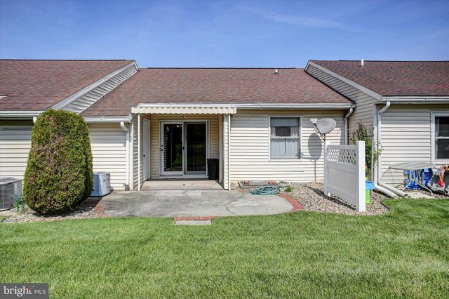 1084 WESTGATE DRIVE, Chambersburg, PA 17201