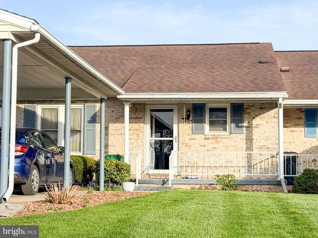 1084 WESTGATE DRIVE, Chambersburg, PA 17201