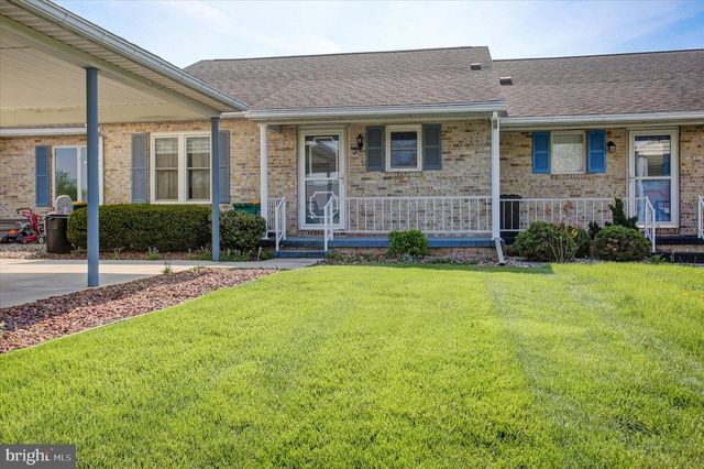 1084 WESTGATE DRIVE, Chambersburg, PA 17201
