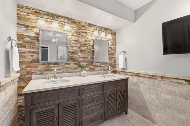 7221 Mullen Road, Shawnee, KS 66216
