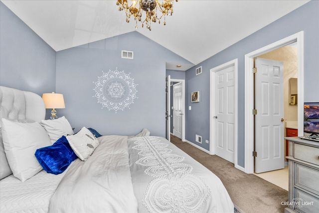 457 Jamestown Court, Aurora, IL 60502
