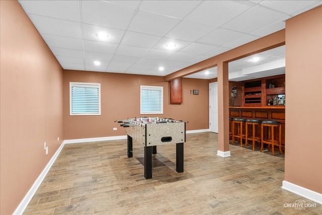 457 Jamestown Court, Aurora, IL 60502