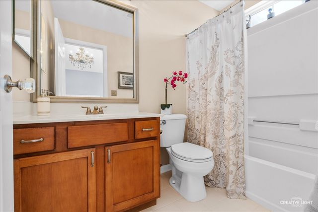 457 Jamestown Court, Aurora, IL 60502