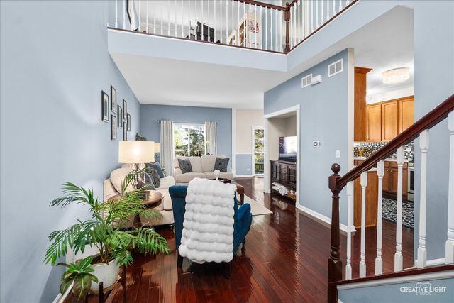 457 Jamestown Court, Aurora, IL 60502