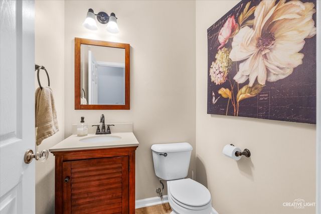 457 Jamestown Court, Aurora, IL 60502