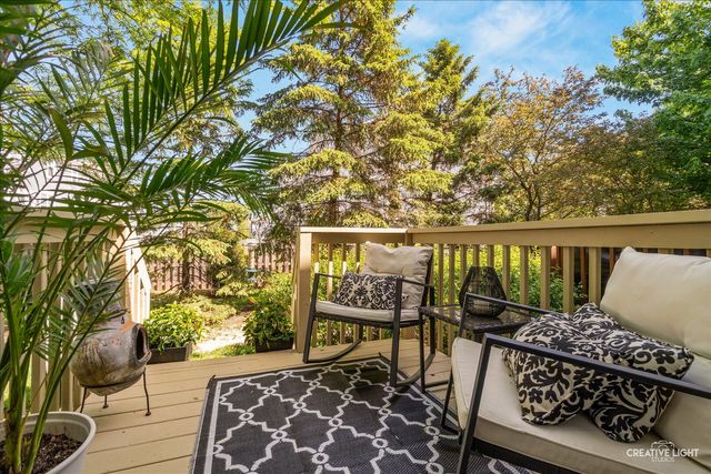 457 Jamestown Court, Aurora, IL 60502