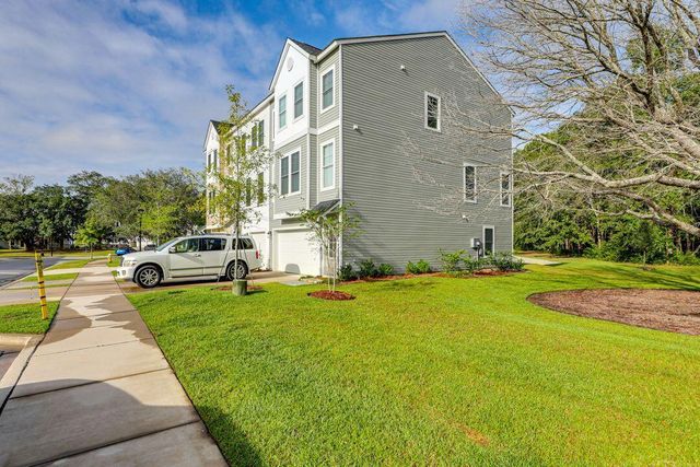 1010 Pettiford Place, Hanahan, SC 29410