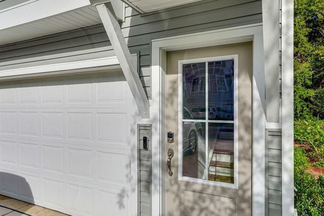 1010 Pettiford Place, Hanahan, SC 29410